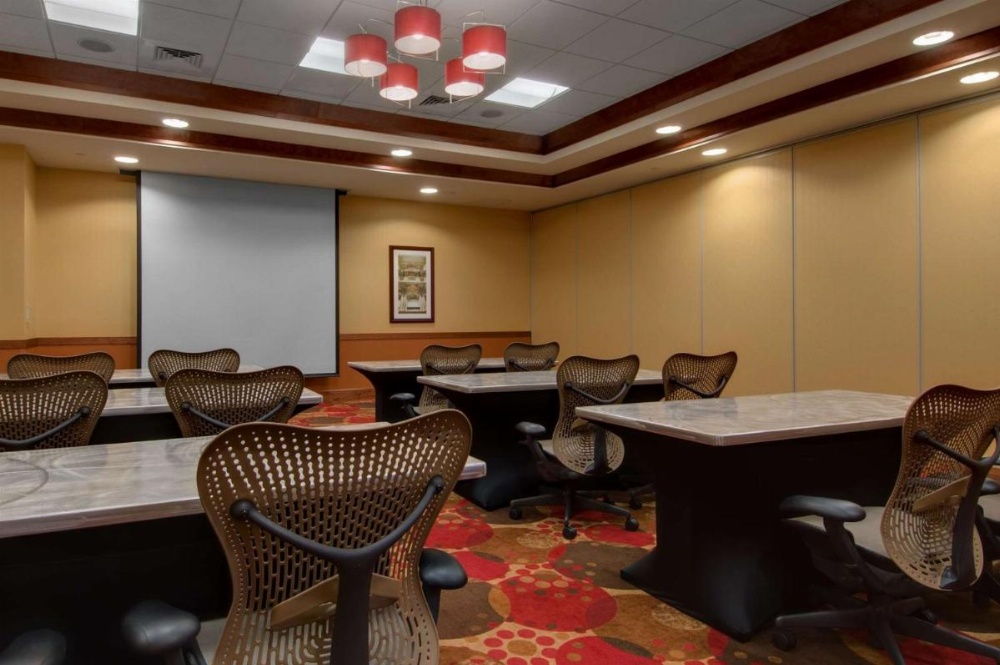 Hilton Garden Inn Milwaukee Airport Image 37