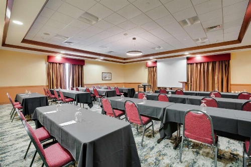 Hilton Garden Inn Milwaukee Airport image 38