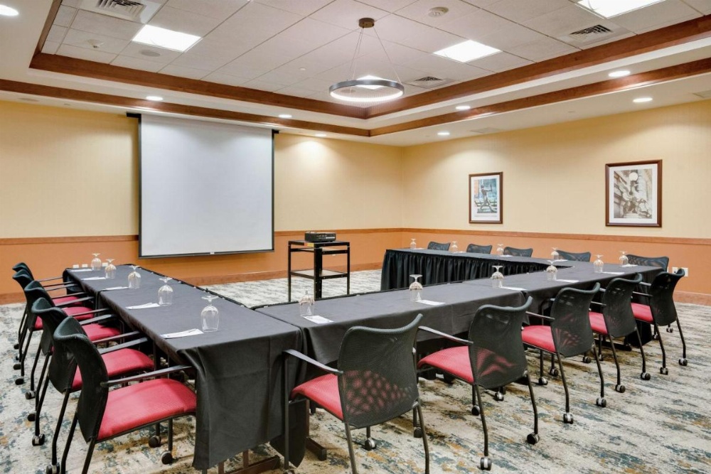 Hilton Garden Inn Milwaukee Airport Image 39
