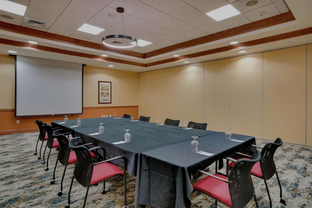 Hilton Garden Inn Milwaukee Airport Image 47
